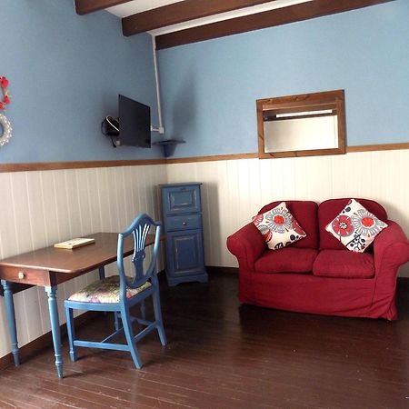La maisonnette Les Adjots Extérieur photo
