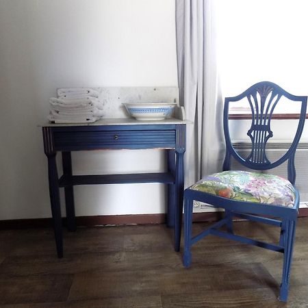 La maisonnette Les Adjots Extérieur photo